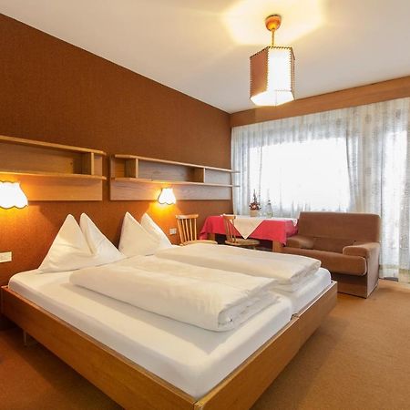 Garni Aquila Hotel Corvara In Badia Exterior photo